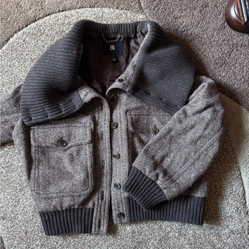 Banana Republic Women’s Brown Bomber Jacket large collar